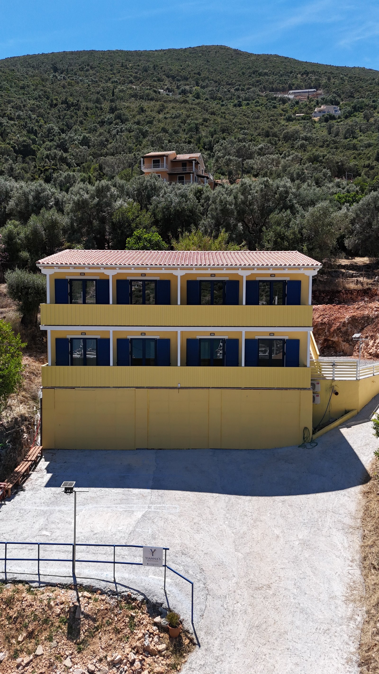 View of Yiannas Apartments Front